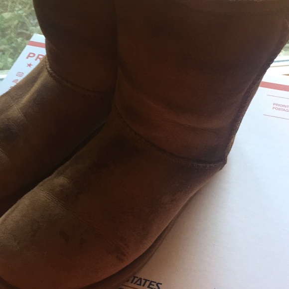 UGGS - Picture 8 of 8